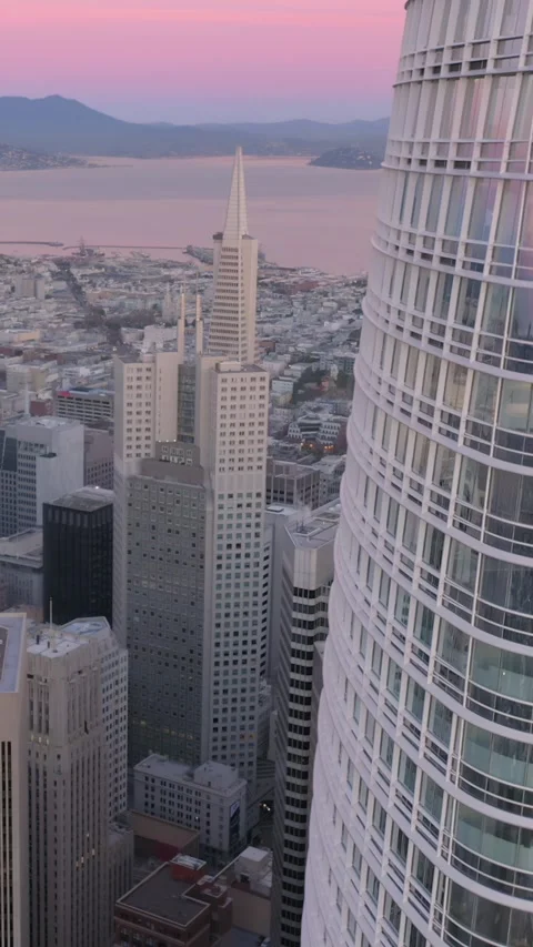 San Francisco skyline at dusk, featuring skyscrapers and the bay. Stock Footage 313779269