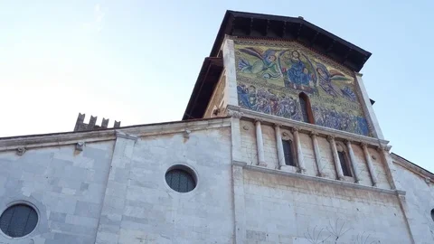 San Frediano Church in the medieval city of Lucca in Tuscany Stock Footage