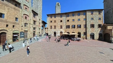San Gimignano Piazza della Cisterna – High Stick Turn Toward the Towers Stock Footage 335169251