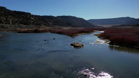 The San Jaun river in the fall 库存影片 133397349