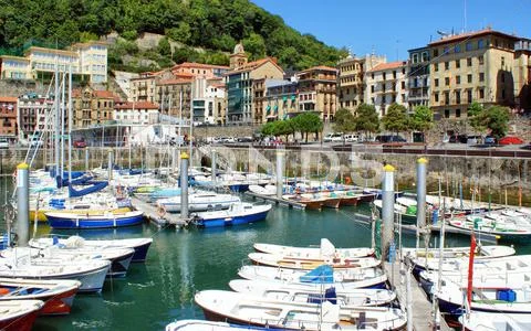 San sebastian (donostia) harbour Stock Photos