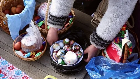 Sanctification of easter cakes and eggs Stock Footage 74786979
