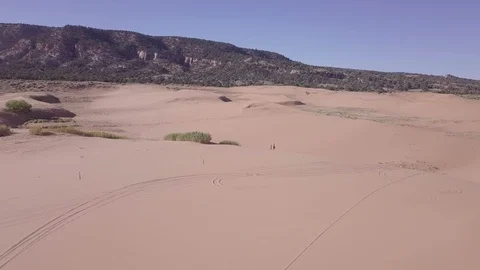 Sand dune walking 11 動画素材 119953343