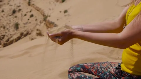 Sand Falling From woman's Hands 스톡 동영상 61692836