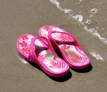 In the sand - flip-flops 24 Фото