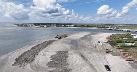 Sand moved from beach to dunes for storm surge protection 動画素材 254798146
