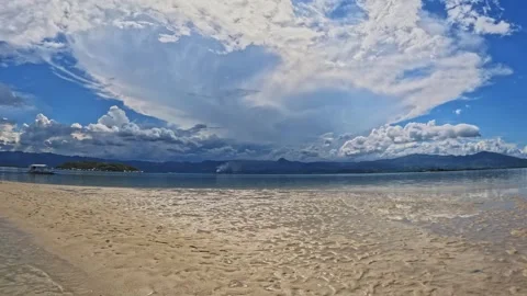 Sand spit in the ocean of the tropics Video stock 245267997