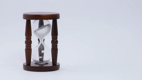 Sand trickle down in hourglass 動画素材 151923239