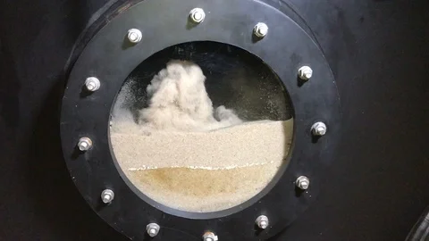 Sand water filter Stockbeeldmateriaal 90898213