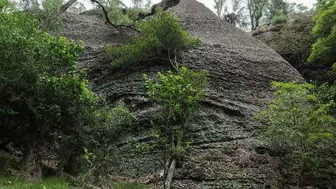 Sandstone Cliffs and Rock Formations at Paradise Park, Murrurundi - Eye of .. Stock-Footage 312065991