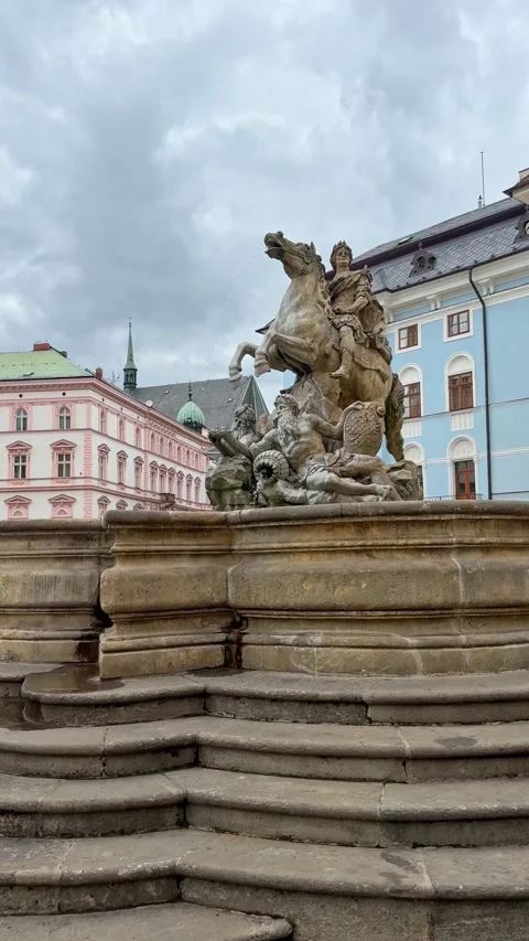 Sandstone steps lead up to the Baroque Julius Caesar Fountain in Upper Square Stock Footage 341518578