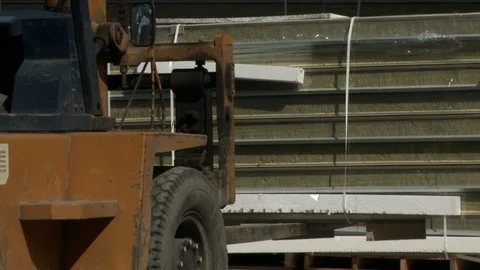 Sandwich panel outdoor loading video Video stock 100584836