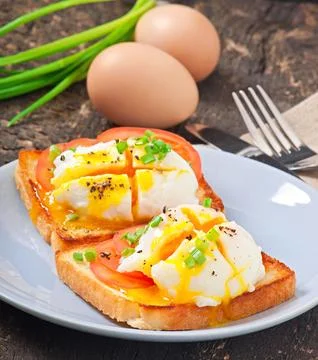 Sandwich with poached egg Foto stock