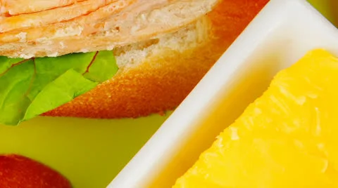 Sandwich with salmon chunks Vídeos de archivo 25427373