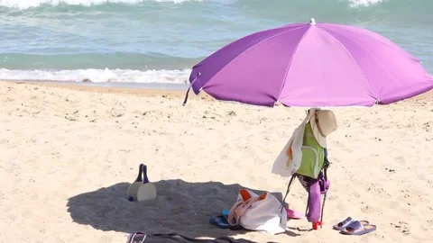 On the Sandy Beach Видео 135448121