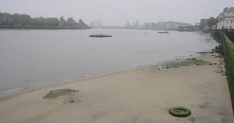 Sandy Beach on the River Thames in Greenwich, London Stock Footage 291204982