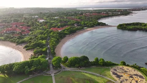Sandy beaches and small islands, Nusa Dua resort and recreation development in Vidéo 300970160