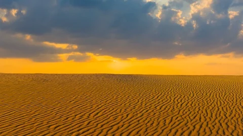 Sandy desert at the dramatic sunset time lapse scene Video stock 101600822