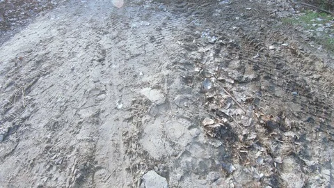 Sandy road with household 動画素材 124707272