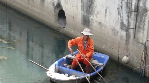 Sanitation workers are cleaning River rubbish Stock Footage 65281185