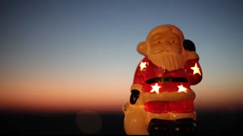Santa coming on sunset 库存影片 919282