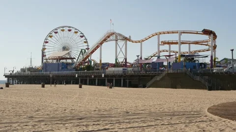 SANTA MONICA, LOS ANGELES CA USA - 28 OCT 2019: Famous classic california summer Stock Footage 140453553