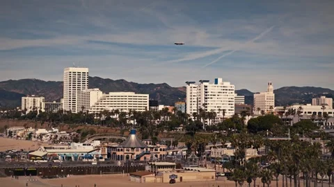 Santa Monica Pier From Aerial Drone Clear Day City Views Blue Skies Vídeo Stock 334728362