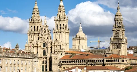 Santiago de Compostela Cathedral view from Alameda Park Vidéo 102733402