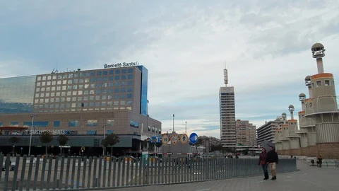 Sants Estacio. Largest Train Station in Barcelona Spain Vídeos de archivo 106423449