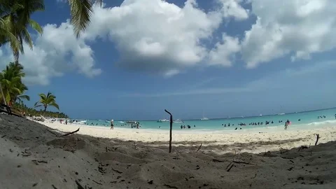 SAONA ISLAND  TIMELAPSE FAST CLOUD  HORIZON BEACH SEA PEOPLE PALM 스톡 동영상 85257248