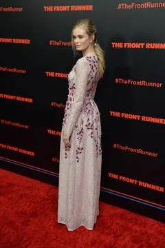  Sara Paxton attending The Front Runner Premiere at MoMa on October 30, 20... Stock Photos