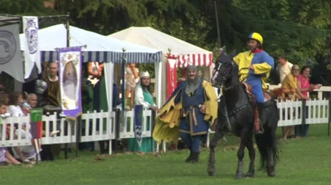 Saracen joust cernobbio tavernola knight 02 e Stock Footage