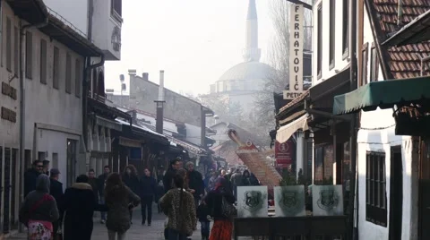 Sarajevo Tourists Stockbeeldmateriaal 46939068