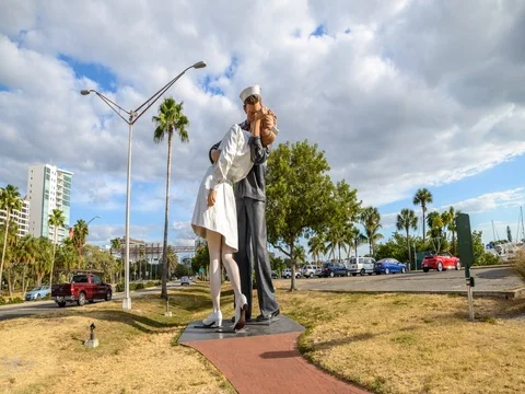 Sarasota statue hyperlapse 4k Stock-Footage 69971145