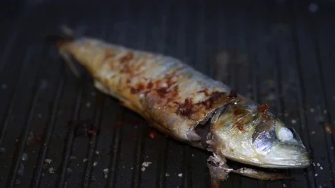 Sardines on grill Stock-Footage 88798705