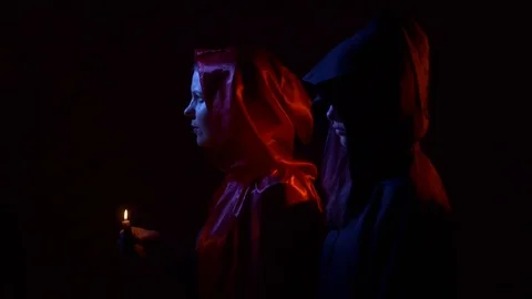 Satanic witches performing dark ritual. 4K UHD Vídeos de archivo 74564051