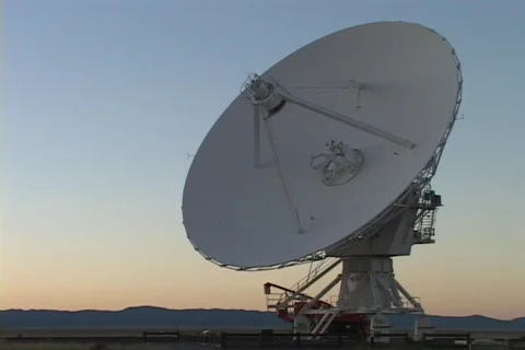 A satellite dish points skyward in New Mexico. Stock-Footage 337002