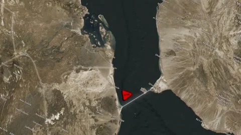 Satellite map view of Bab al Mandab strait with red warning icon animation .. Видео 345730726
