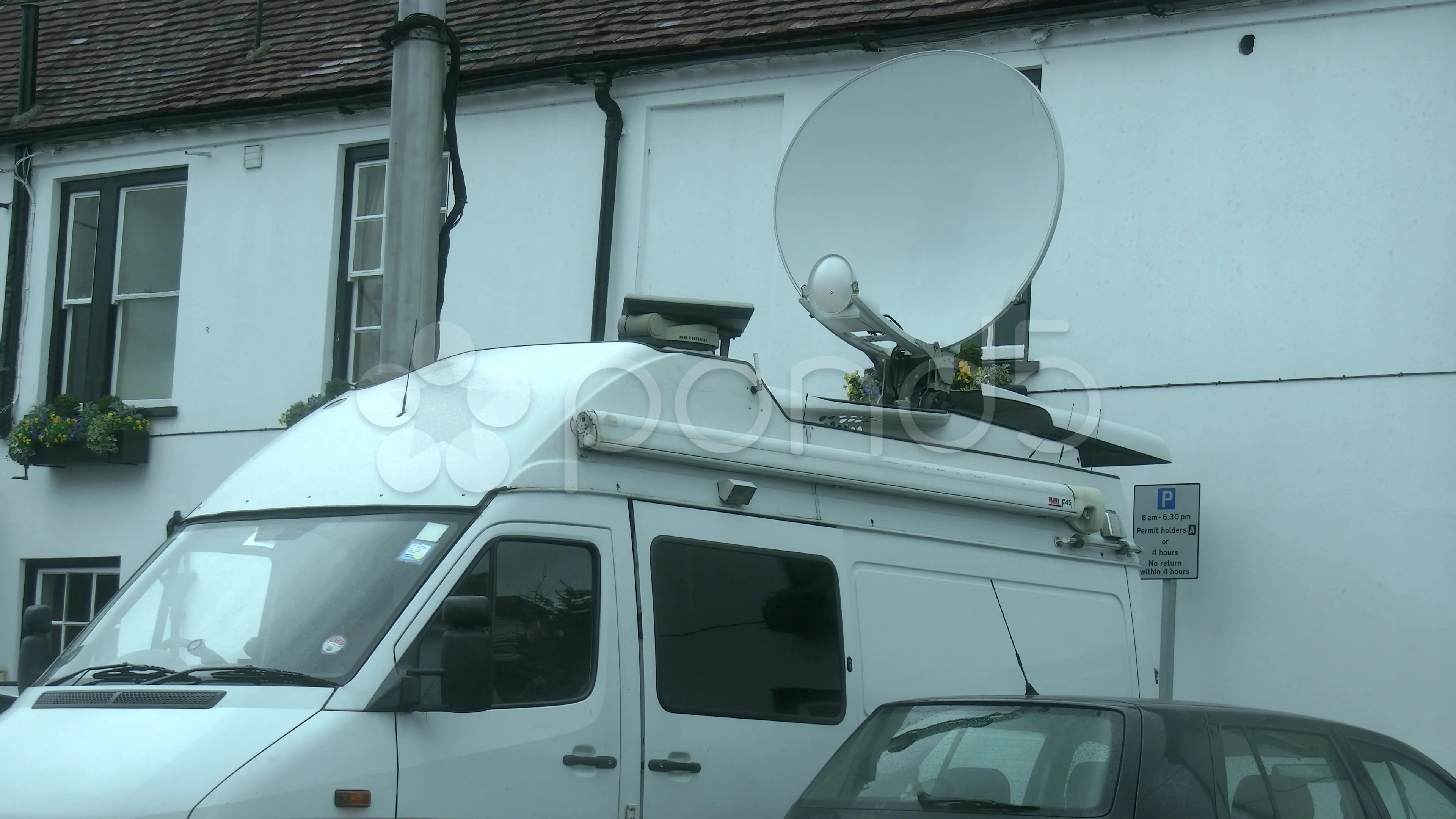 Satellite news gathering truck, uplink, , Stock Video