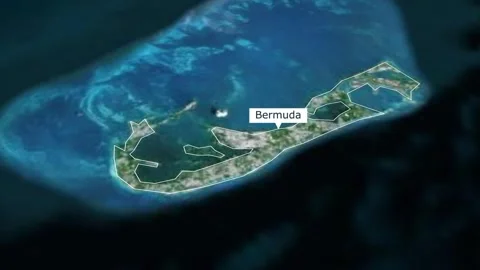 Satellite view zoom into highlighted Bermuda island map Stock Footage 334116506