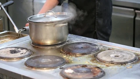 Saucepan on the stove Video stock 72871528