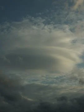 Saucer Cloud Sky Stock-Fotos