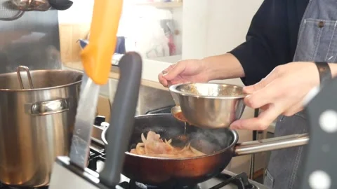 Saucing onions Stock Footage 160463190
