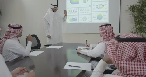 Saudi man in Presentation  Stock Footage