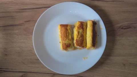 Sausage bread rolls. Pigs in a blanket Vidéo 220349866
