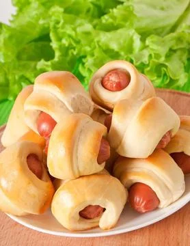 Sausage in the dough Stock-Fotos