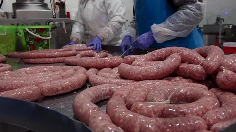 Sausage production in the workshop Видео 98741202