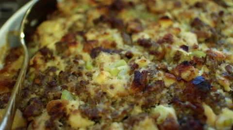 Sausage Stuffing In Pan Vidéo 47649422