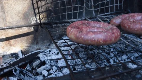 Sausages on the grill Video stock 128798188