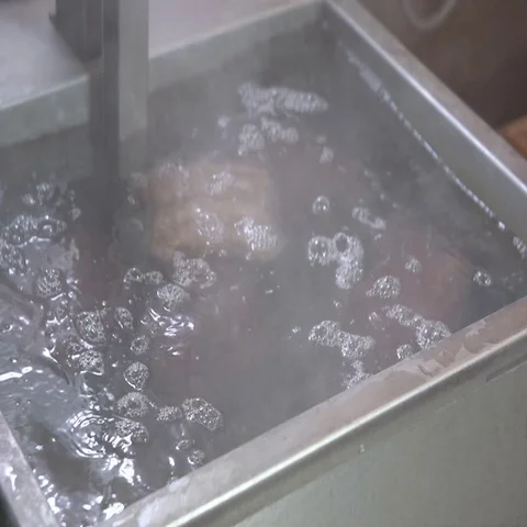 The sausages packing process slowmo Vidéo 69384736